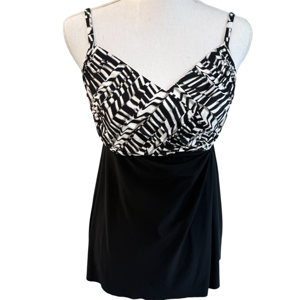 Miraclesuit pleated Camino tankini - Picture 2 of 11
